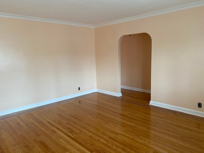 Foto del edificio - 1233 Lydig Ave