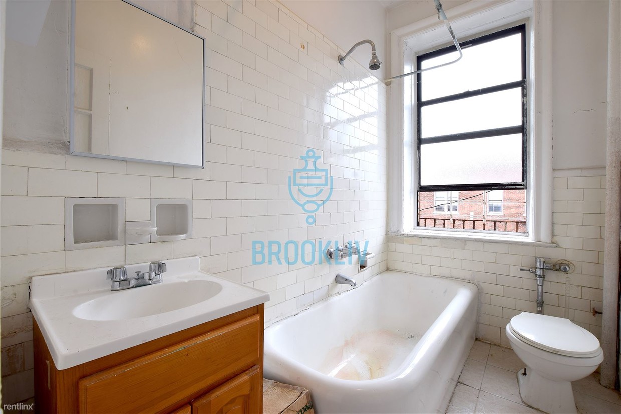 Building Photo - 1 br, 1 bath Apartment - 280 E 21st St 6F