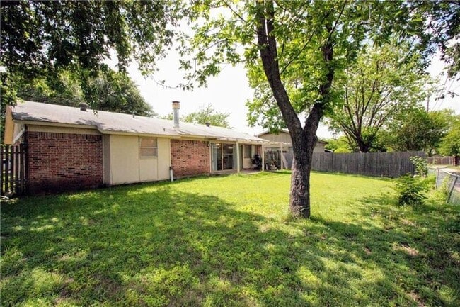 Foto del edificio - 3309 Ridgeglen Cir