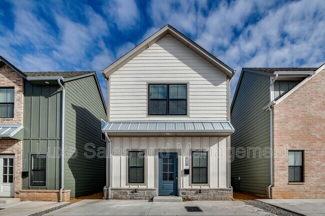 Foto del edificio - 604 W 2nd St