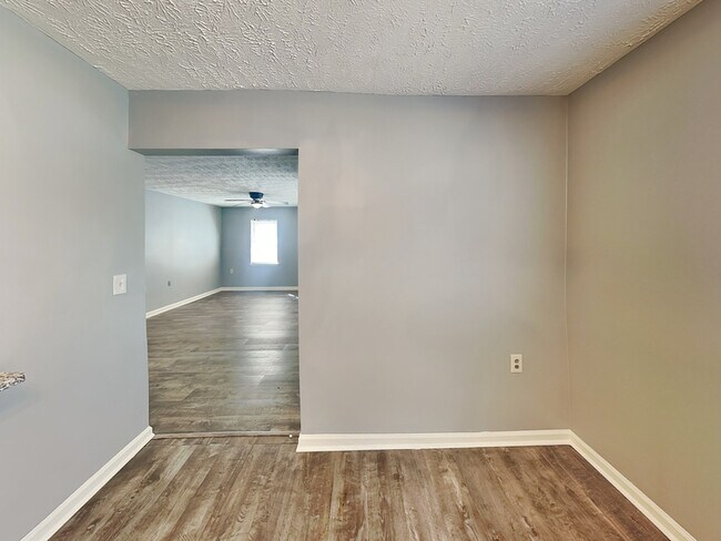 Foto del edificio - 249 Chappell Rd NW