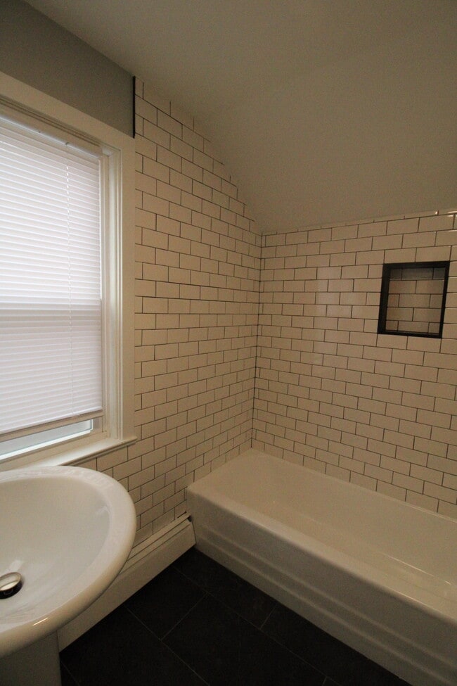 Bath - 7802 W Forest Home Ave