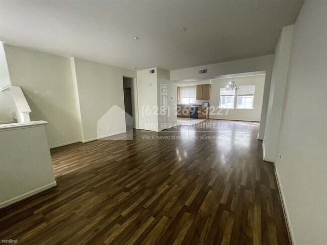 Building Photo - 3 br, 2.5 bath Townhome - 319 Casselino Dr -