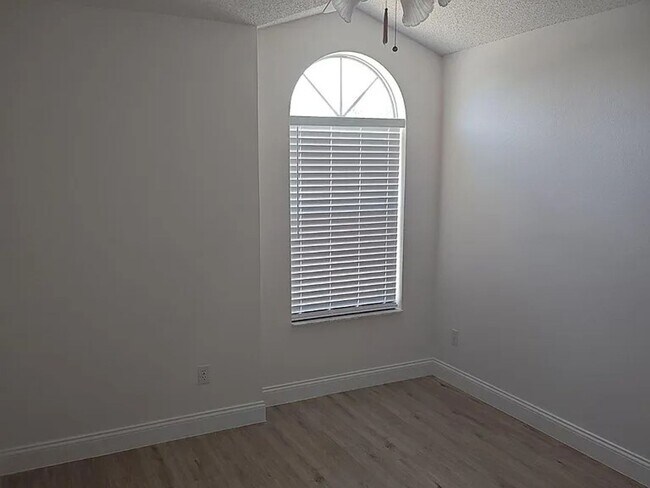Foto del edificio - 12737 Maribou Cir