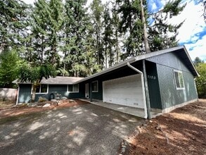Building Photo - 7120 Sierra Dr SE