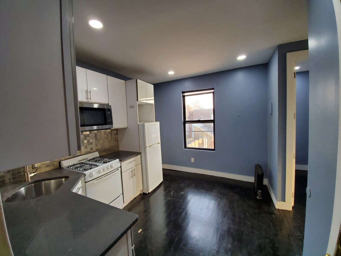 Primary Photo - 158 Woodworth Ave