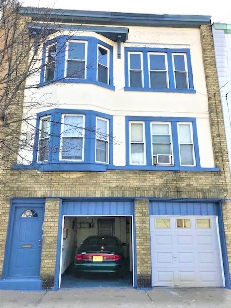 Primary Photo - 1217 8th St
