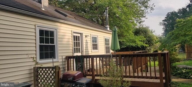 Building Photo - 1930 Pimmit Dr