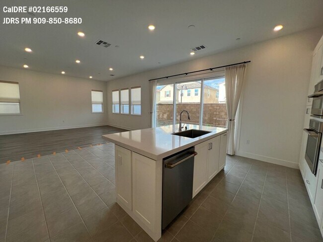 Foto del edificio - Hacienda Heights 4 Bedroom Home