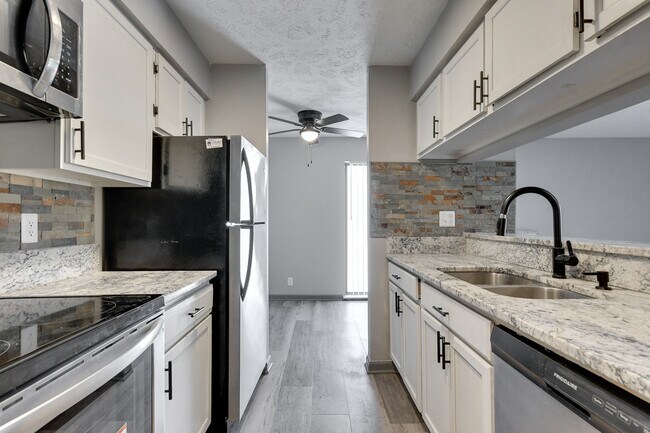 Building Photo - 10929 Spaulding Plz