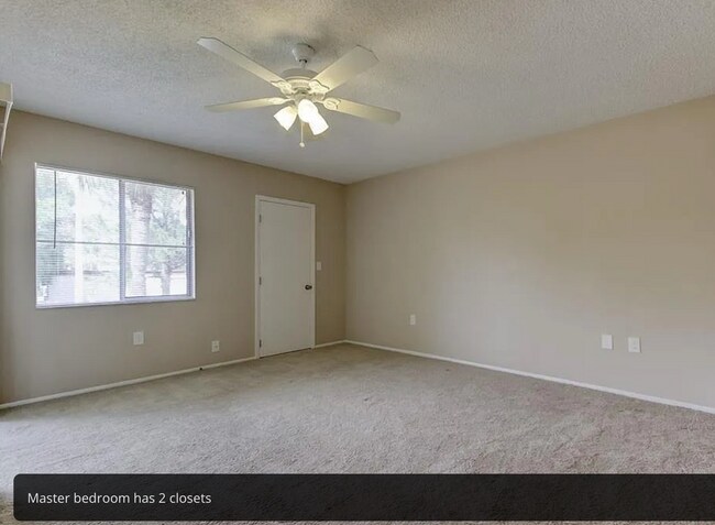 Foto del edificio - 208 Pine Ct
