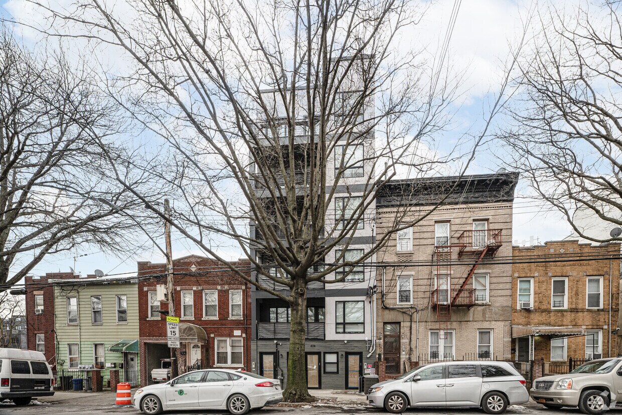 Building Photo - 474 E New York Ave