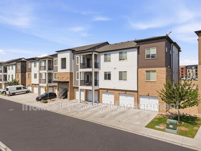 Building Photo - 752 N 260 W