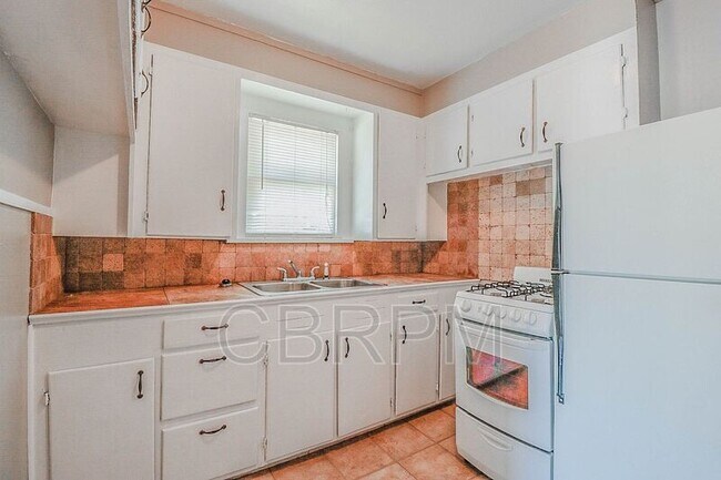 Foto del edificio - 2429-2423 St