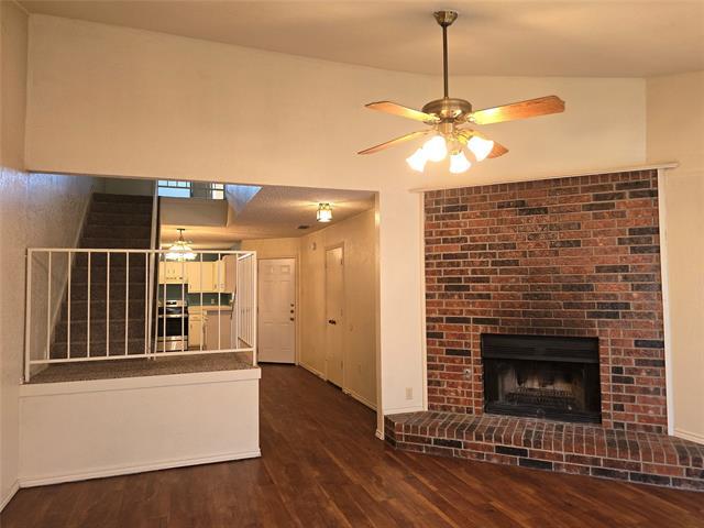 Building Photo - 900 Meadow Cir N