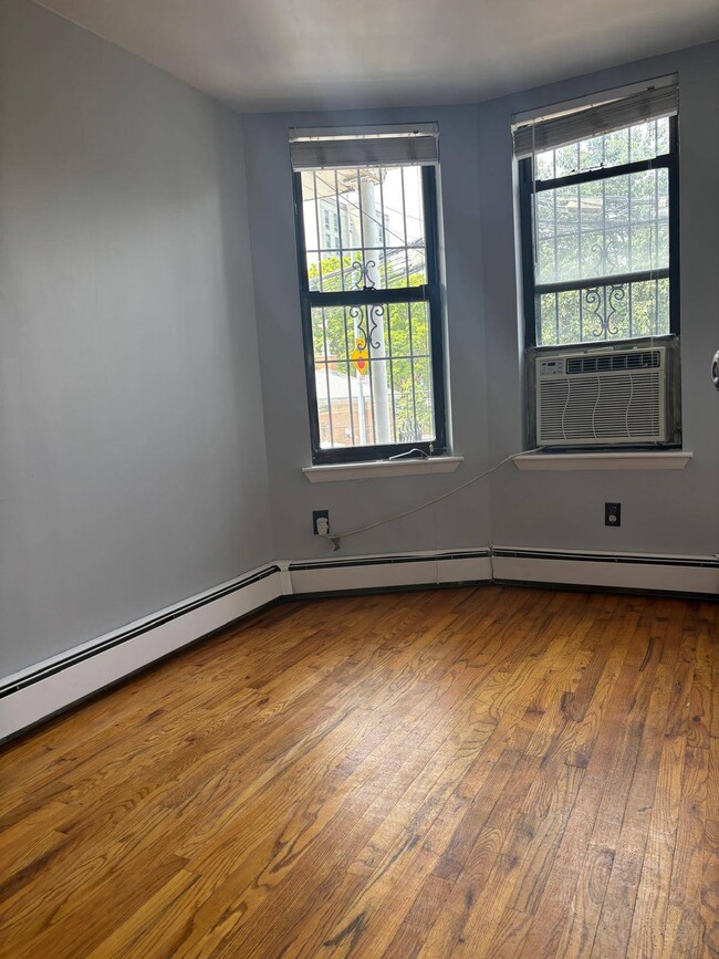 Building Photo - 2136 Hughes Ave