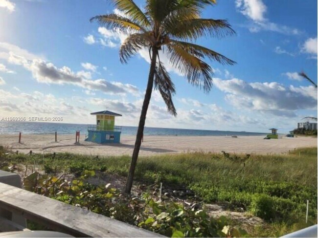 Foto del edificio - 3220 NE 10th St