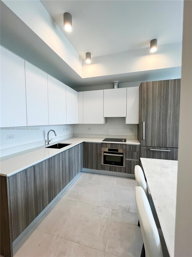 Foto del edificio - 239 SW 9th St