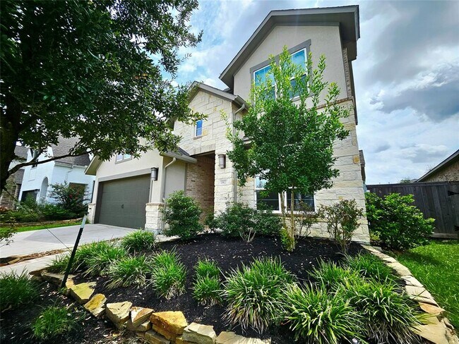 Foto del edificio - 15822 Pilot Knob Dr