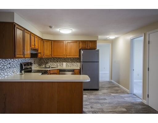 Building Photo - 10 Hulbert Rd