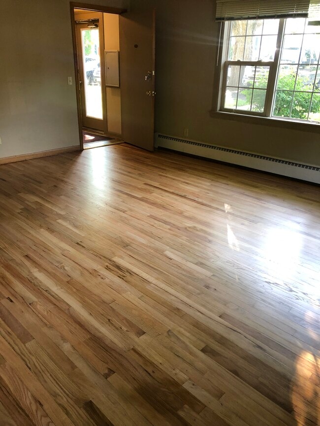 Foto del edificio - 3209 Ridgeway Ave