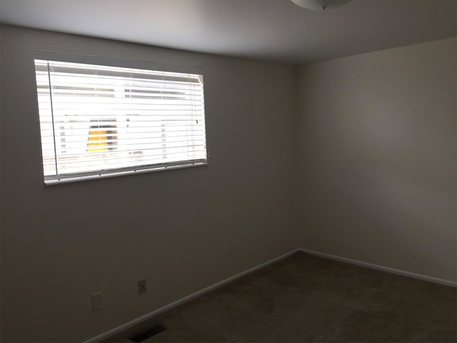 Foto del edificio - 1704-1712 S Windsor Cir