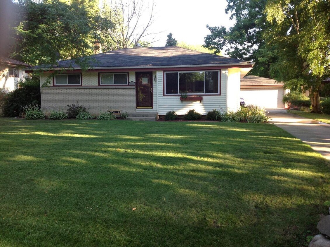 Primary Photo - 4435 W Dunwood Rd