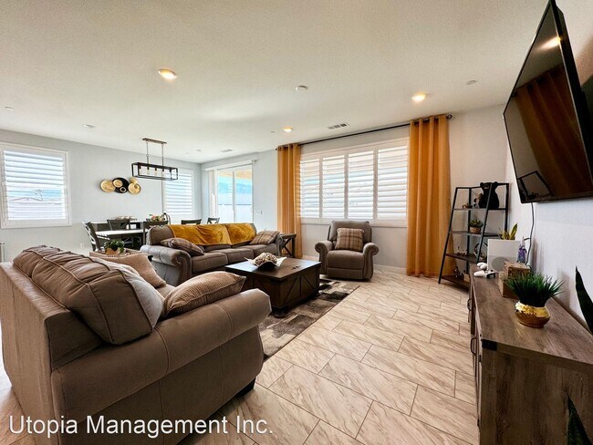 Foto del edificio - 4 br, 2 bath House - 11875 E Crescent St