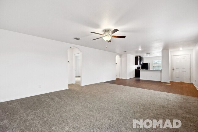 Building Photo - Spacious 4BR House in Von Ormy- South San ...