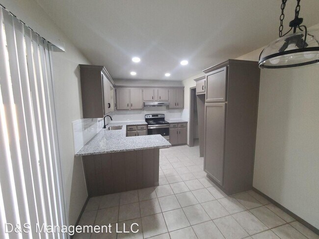 Building Photo - 3 br, 2 bath House - 9913 S. Winston Way