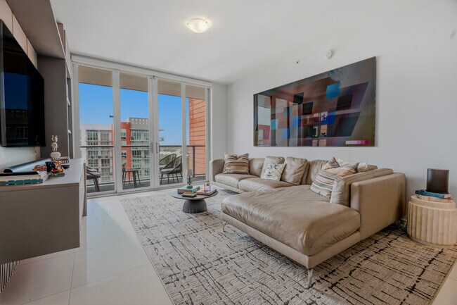 Foto del edificio - 7825 NW 107th Ave