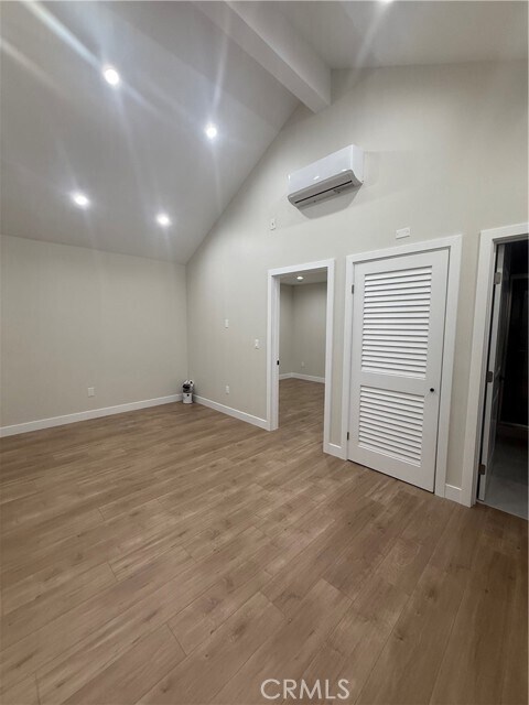 Foto del edificio - 8039 Allott Ave