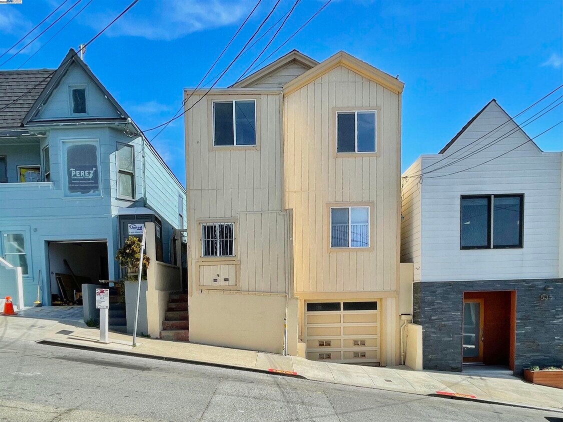 Foto principal - 521 Gates St