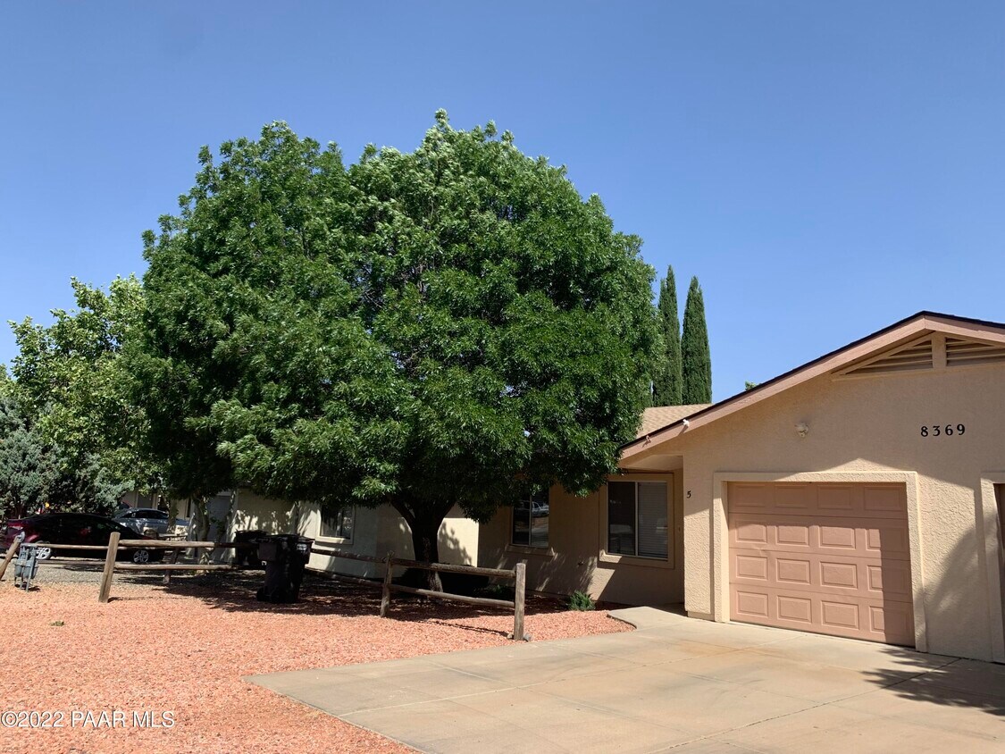 Primary Photo - 8369 E Leigh Dr