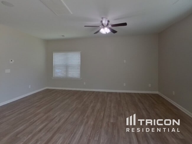 Building Photo - 437 Eastfair Dr