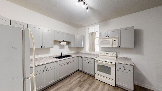 Foto del edificio - 105-107 W Oak Ave