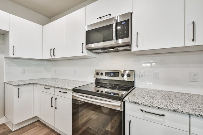 Foto del edificio - 9800 Grosbeak Ln