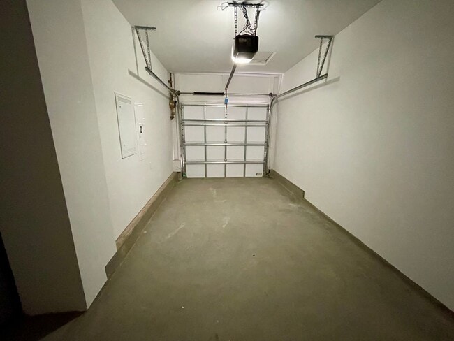Building Photo - 2 Bedroom Townhome Available in BRAND NEW ...