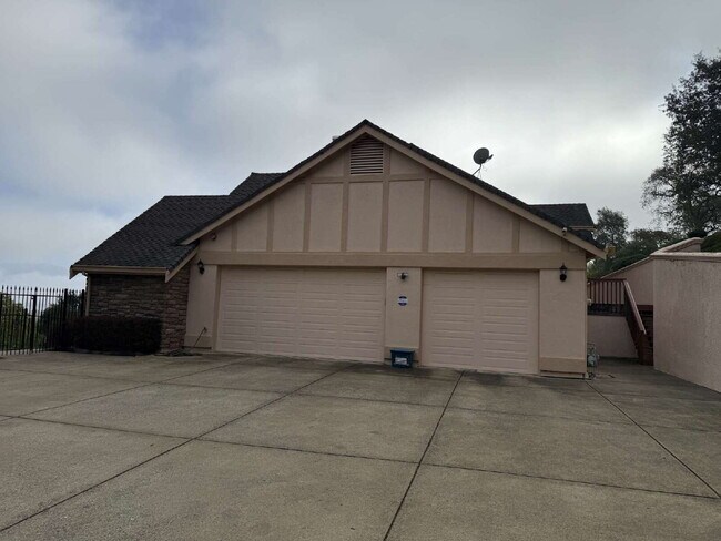 Foto del edificio - Morgan Hill Foothills Home