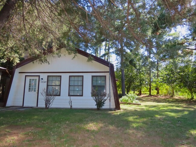 Building Photo - Bullard - Modest 2 Bedroom House on Tree-S...