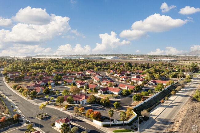 Aéreo - Westmont Village Homes