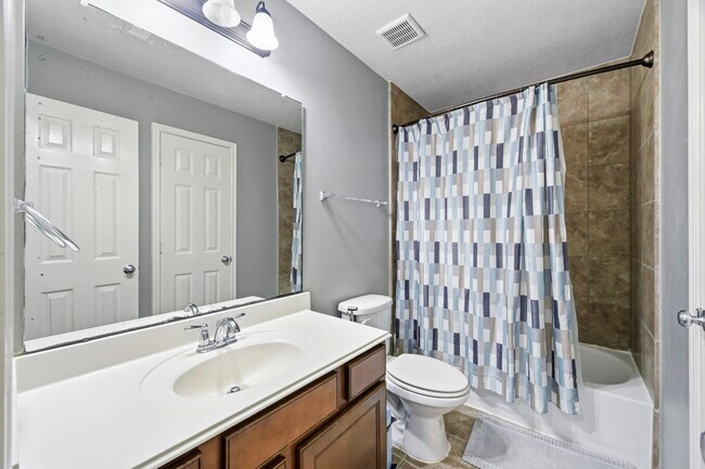 Foto del edificio - 14403 Lakepointe Bend Ln