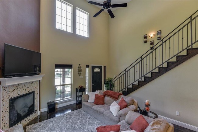 Building Photo - 4615 El Campo Ave