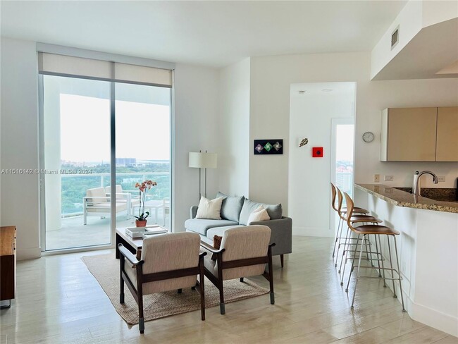 Foto del edificio - 2525 SW 3rd Ave