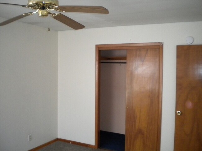 Foto del edificio - 2110 E 9th St