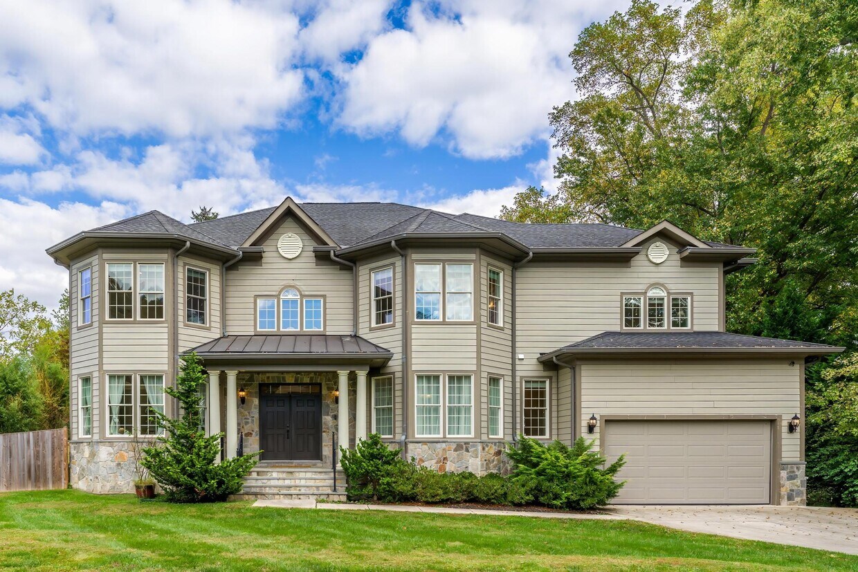 Foto principal - 829 Golden Arrow St