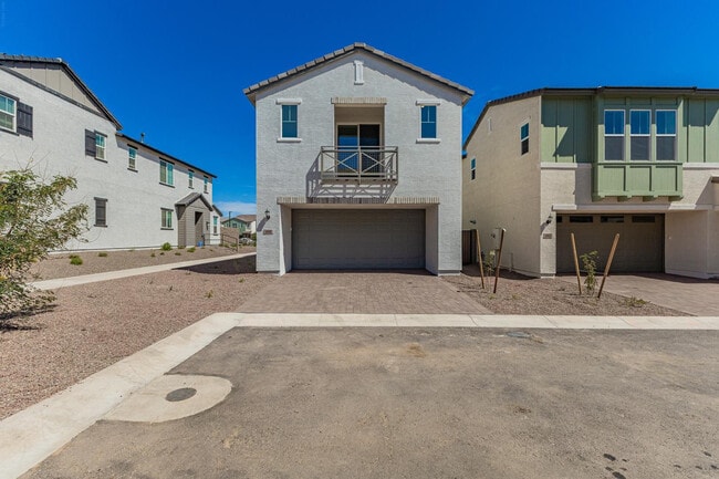 Building Photo - 2434 W Maximo Wy