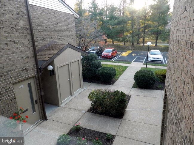 Building Photo - 1103 Raintree Ln