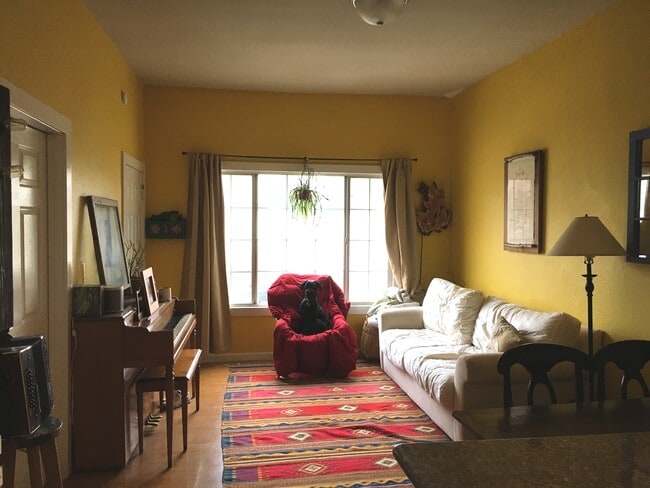 Photo - 2117 West St Apartment