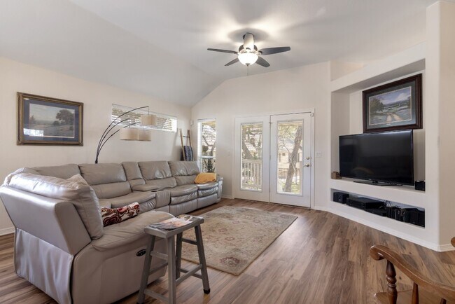 Building Photo - 107 Texas Traditions